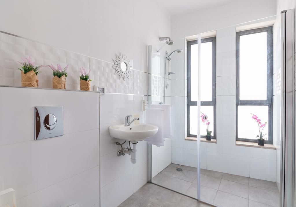 Sweet Inn Apartments - Nisim Bachar Street Jerusalem Room photo